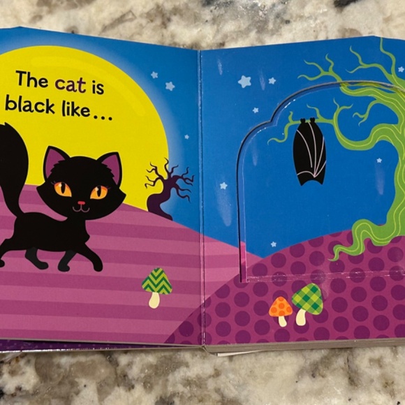 *GENTLY USED* Babies Love Halloween: Lift a Flap Board Book - Picture 3 of 6